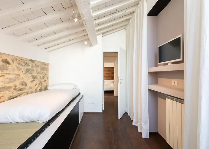 Roommo Fortezza Apartment Florence
